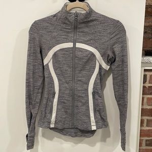 LULULEMON - SIZE 2 - GREY LOGO HOODIE